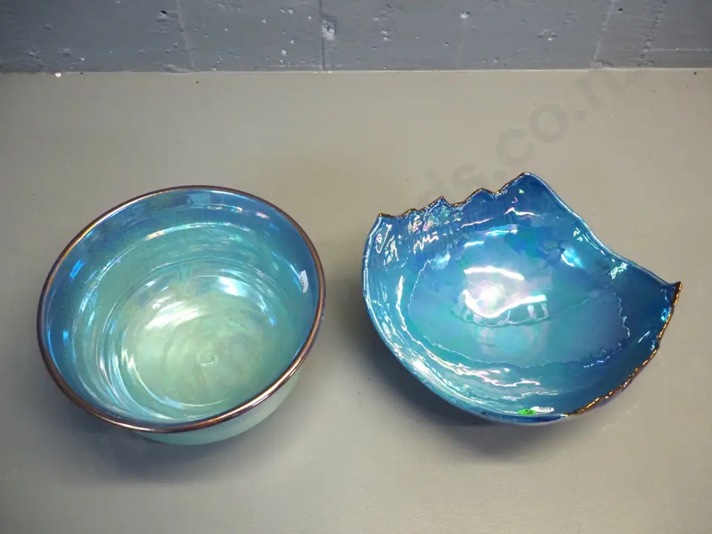 2 pieces Danny Moorwood studio pottery - lustre bright blues with gilt free form bowl L-240 and round bowl H-120 D-210 Image 1++