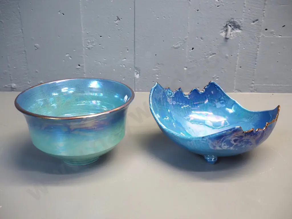 2 pieces Danny Moorwood studio pottery - lustre bright blues with gilt free form bowl L-240 and round bowl H-120 D-210 Image 1++