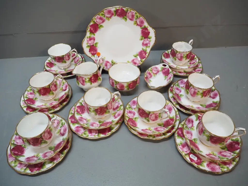 Royal Albert English Rose 26-piece tea set including sweet dish Image 1++