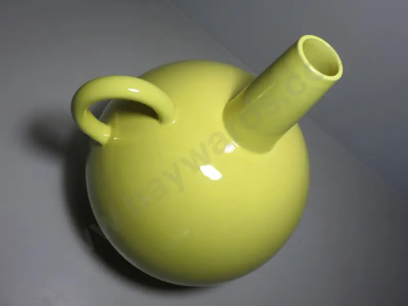 mid century Scandinavian modernist vase from the Swedish studio of Nittsjö  H-370 Image 1++