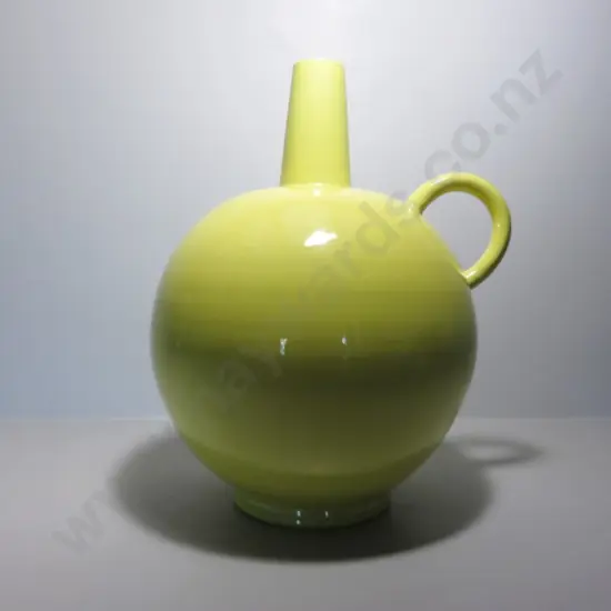 mid century Scandinavian modernist vase from the Swedish studio of Nittsjö  H-370