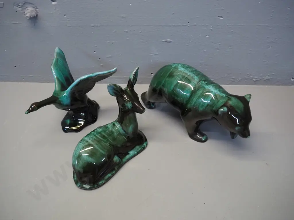 3 Blue Mountain pottery animal figures - Canada goose, deer, and bear L-270 Image 1++