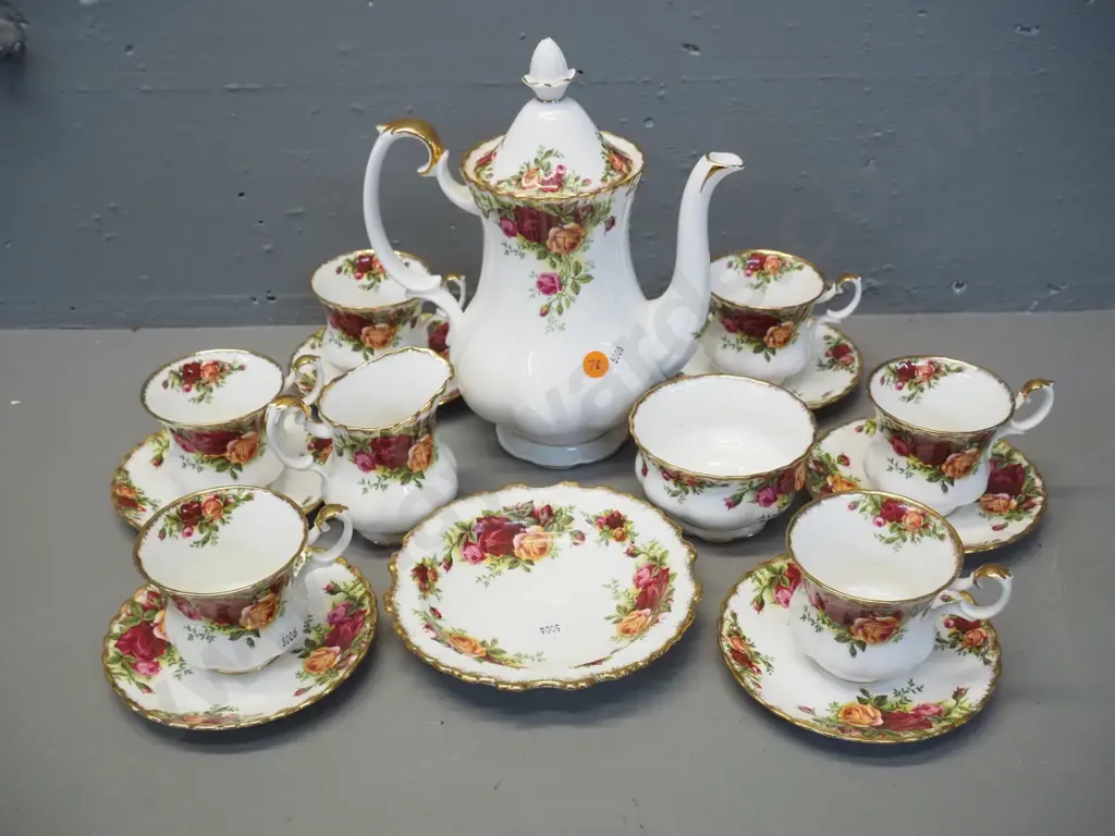 Royal Albert Old Country Roses 16-piece coffee set with coffee pot Image 1++