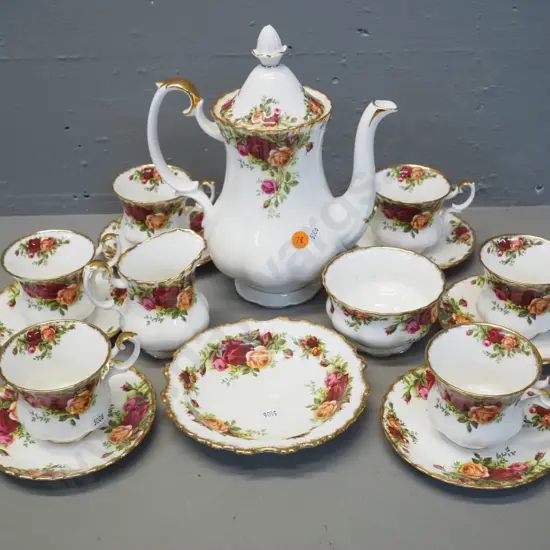 Royal Albert Old Country Roses 16-piece coffee set with coffee pot