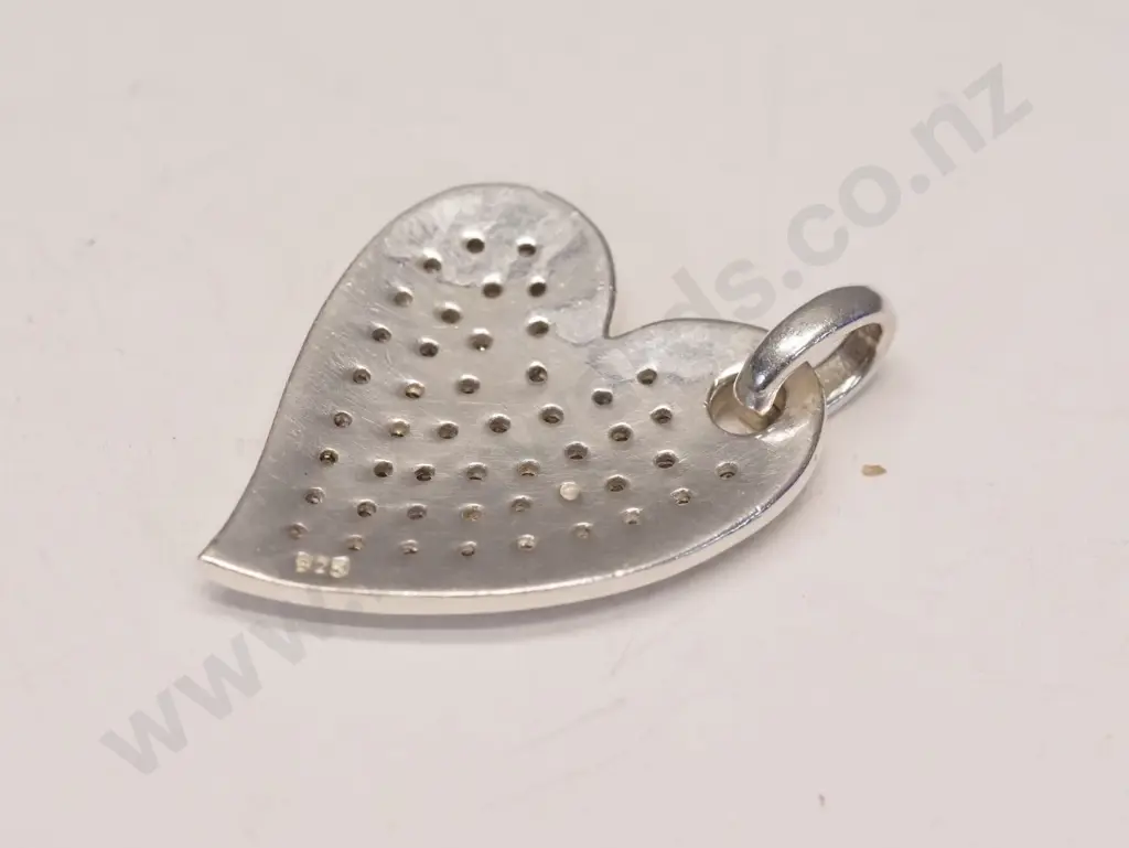 silver heart pendant with CZs no chain Image 1++