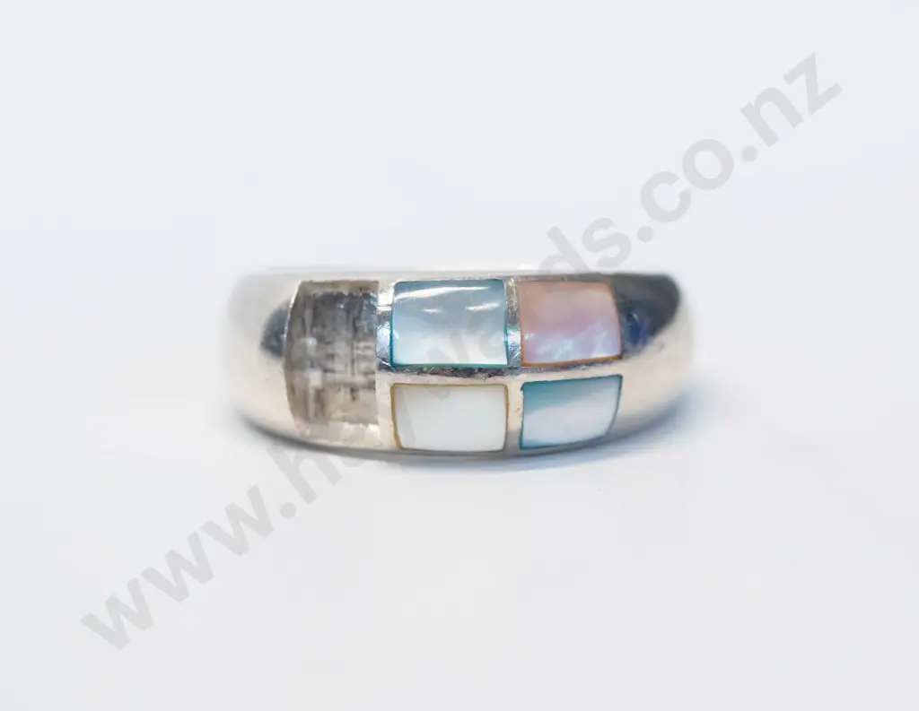 sterling silver mother of pearl ring stamped 925 Image 1++