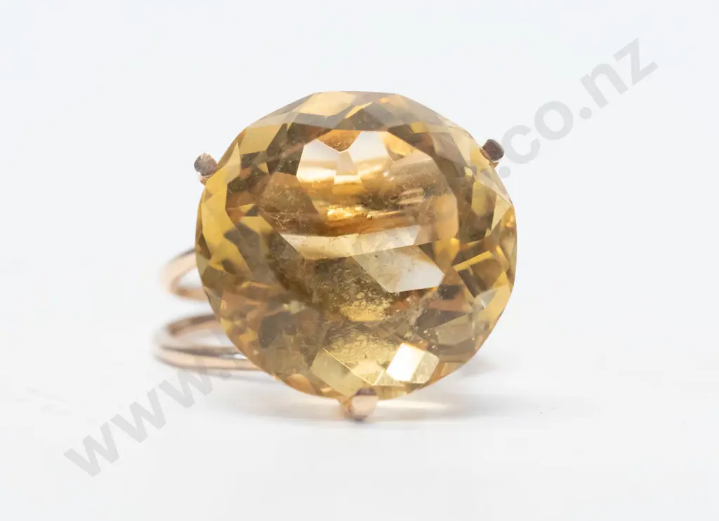 19mm round citrine multi paceted gold frame ring with 3 claws 8.6 grams Image 1++