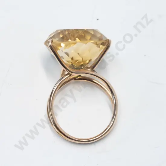 19mm round citrine multi paceted gold frame ring with 3 claws 8.6 grams