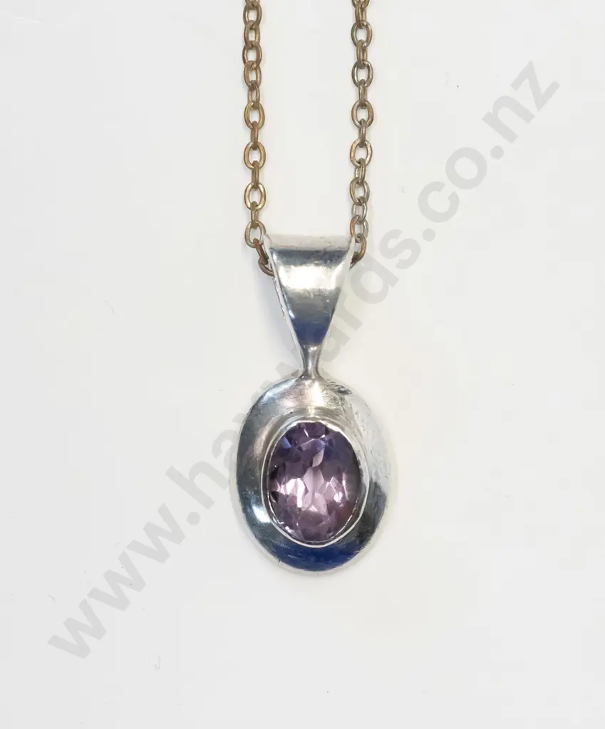 silver pendant with 9.7 oval amehtyst in rubover mount fine link chain no mark Image 1++