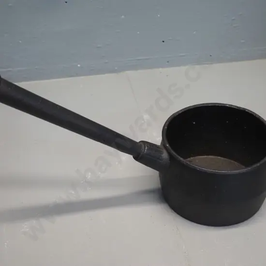 vintage cast iron long-handled pot marked J&J Siddons, West Bromwich, 2 pint, No. 3 - Pot D-140 L-350