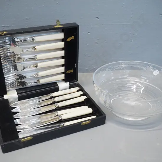 cased set of 6 bone-handled fish knives & forks w/etched blades, and a Stuart etched crystal salad bowl H85 D200