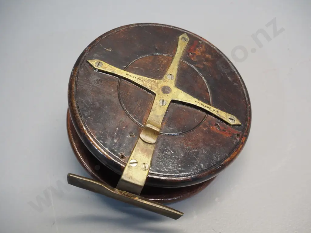 vintage timber and brass fishing reel - stamped W.H. Mazard, Auckland - Diameter 125 Image 1++