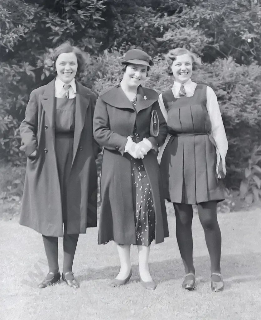 2 boxes glass plate negatives attrib. EA Philips: Duke of York (George VI) 1927 visit, assorted half-plate negatives etc Image 1++