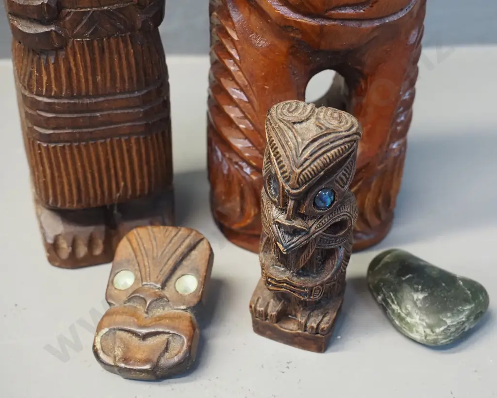 assorted Maori motif figures & souvenirs - 3 carved wood, largest H-295, small bolo toggle, composite figure, etc. Image 1++