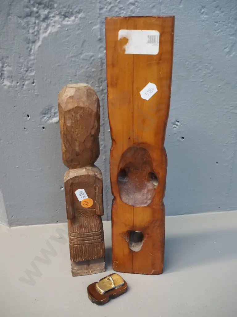 assorted Maori motif figures & souvenirs - 3 carved wood, largest H-295, small bolo toggle, composite figure, etc. Image 1++
