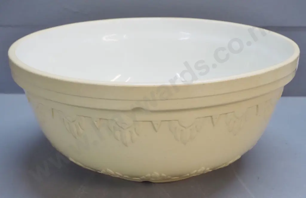 early Temuka pottery mixing bowl - some discolouring inside H-140 D-310 Image 1++