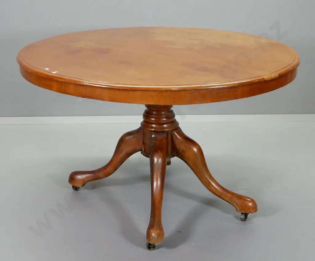 vintage mahogany round pedestal base dining table on casters - split to top, polish needs work H760 D1160 Image 1++