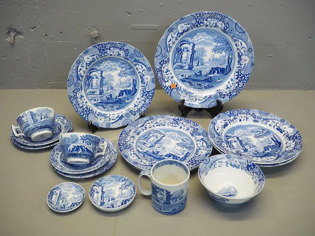 Spode 'Italian' blue & white dinner & tea ware including 2 trios, soup plates, one large dinner plate D265 etc. Image 1++