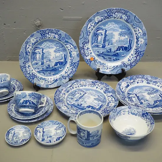 Spode 'Italian' blue & white dinner & tea ware including 2 trios, soup plates, one large dinner plate D265 etc.