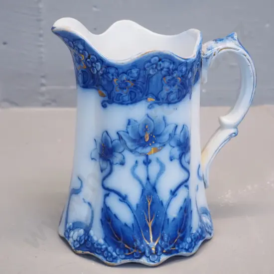 Victorian English flow blue patterned jug, no maker's marks H-160 W-160