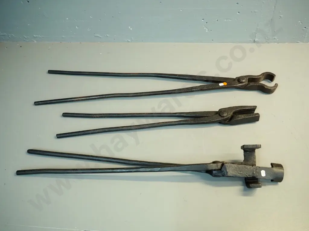 3 vintage blacksmith's tools - longest is L-950 Image 1++