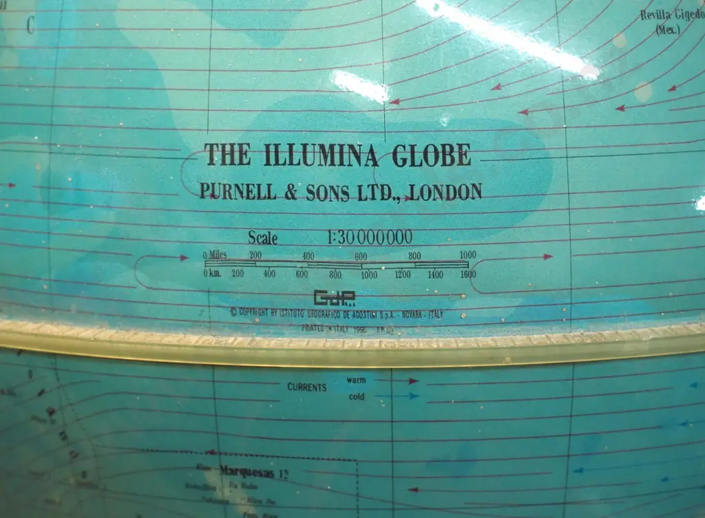 'Illumina' large illuminated globe - printed 1966 - plastic with plastic stand and metal base H-600 D-400 Image 1++