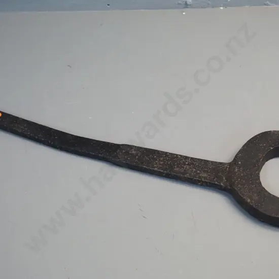 very large heavy cast iron spanner - L-780