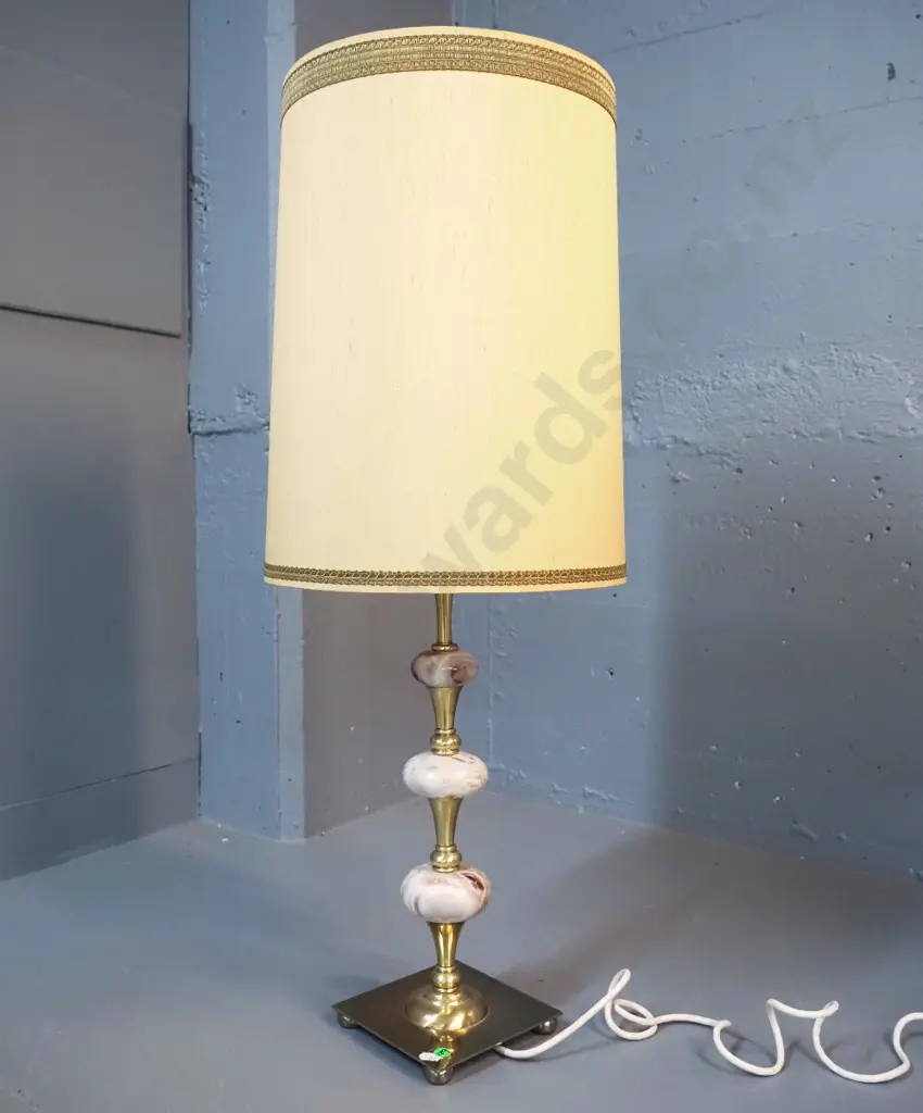 brass and faux marble stone table lamp - some pitting to metal. With shade H-800 Image 1++