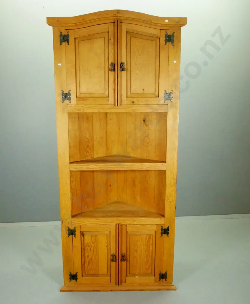 cedar Provincial-style corner cabinet with 4 doors with forged iron hinges and handles, 2 shelves H-2020 W-850 D-400 Image 1++
