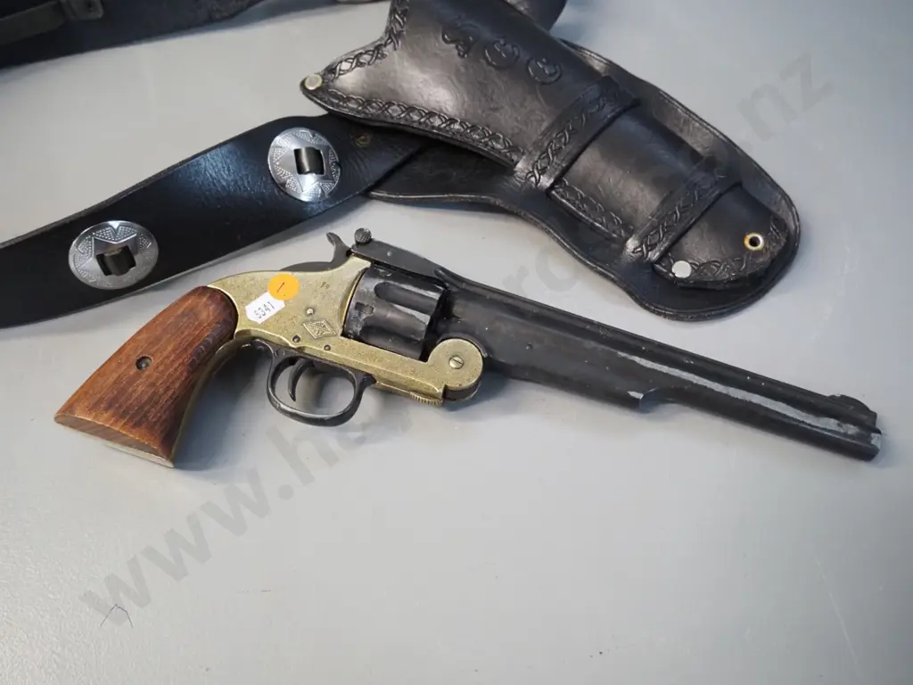 replica / decorative revolver in leather holster - marked BKA217, holster monogrammed SCC. Gun L-330 Image 1++