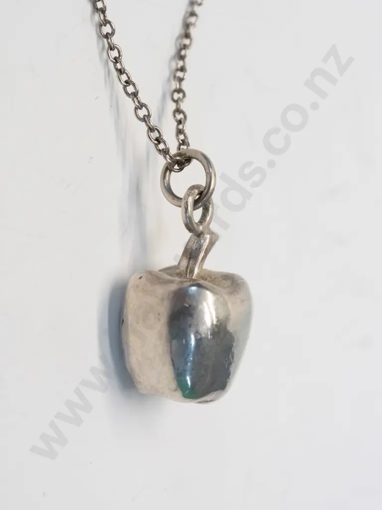 solid silver apple necklace chain stamped 925 Image 1++