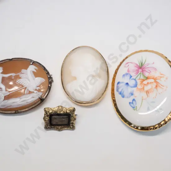 4 asstd costume brooches