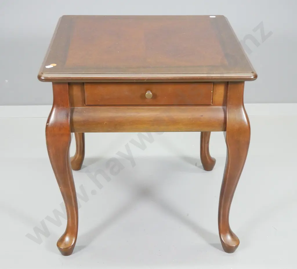 reproduction mahogany cab-leg side/lamp table with drawer, quartered top - H-530 W-510 D-510 Image 1++