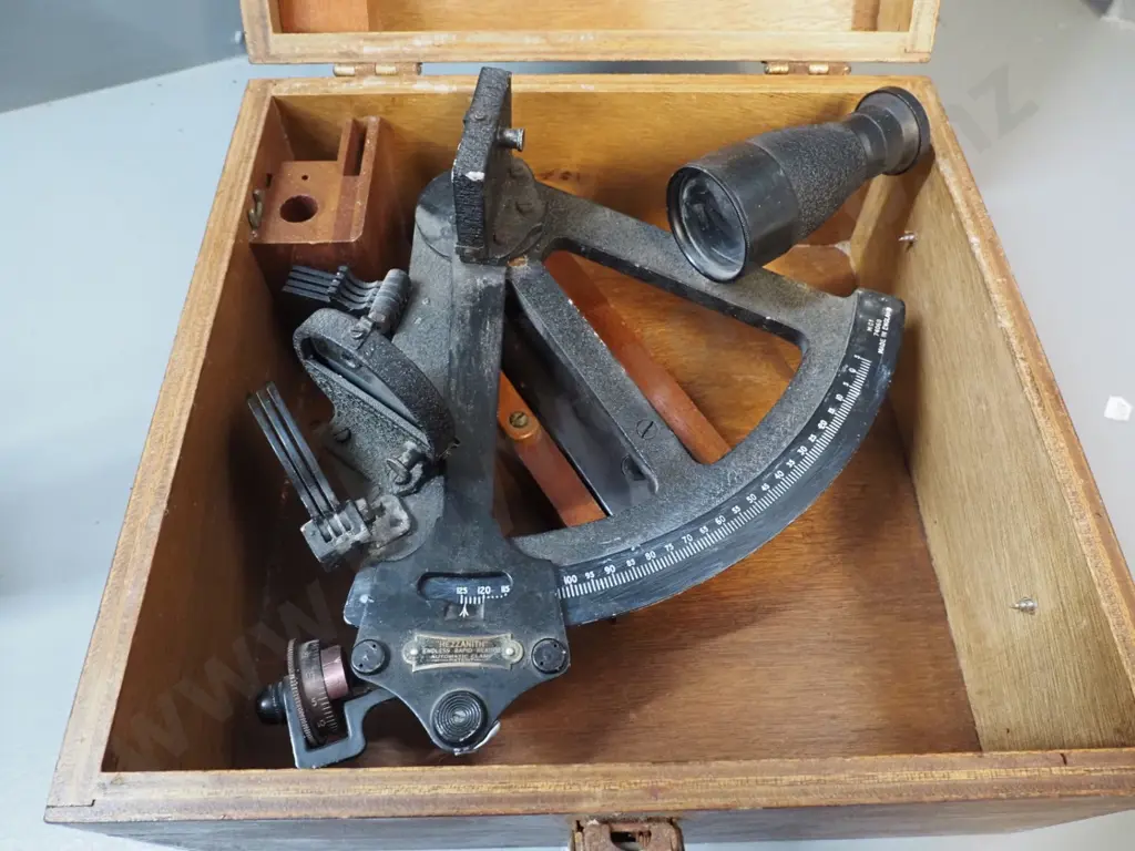 "Hezzanith" English made sextant in fitted wooden case & 1974 examination certificate - case H160 W310 D310 Image 1++