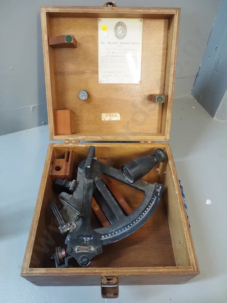 "Hezzanith" English made sextant in fitted wooden case & 1974 examination certificate - case H160 W310 D310 Image 1++