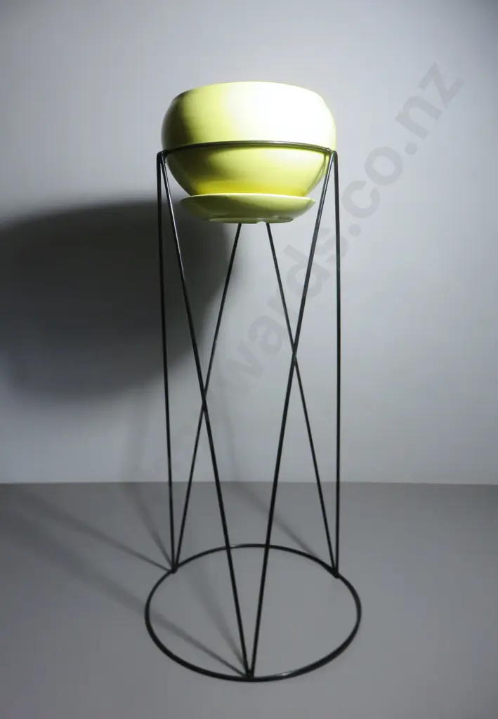Early yellow West German pottery planter H-670 Image 1++