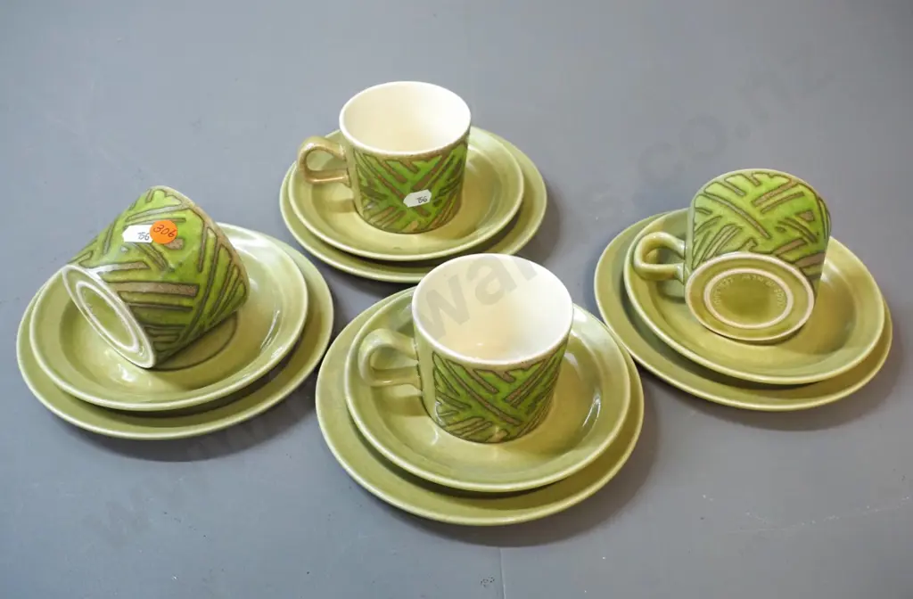 4 Crown Lynn retro trios Image 1++