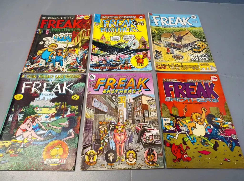 assorted comics - 1970s Furry Freak Brothers, Fat Freddy's Cat, and one 1980s Yow / Zippy the Pinhead Image 1++