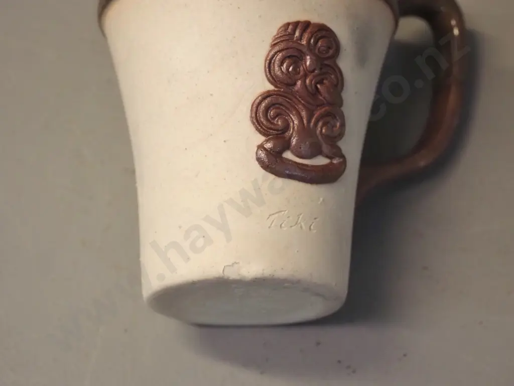 Te Rona / Lovatt New Zealand pottery items - 2 jasperware style tiki motif mugs & a high glaze kiwi motif Te Rona mug Image 1++