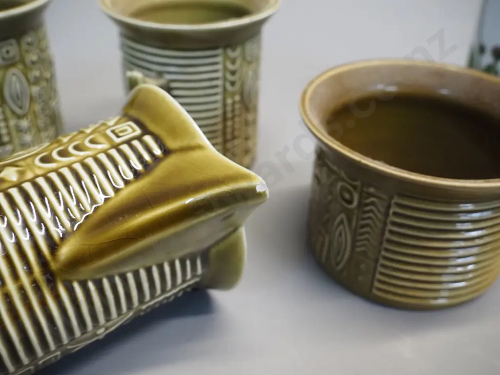 Portmeirion "Cypher' pattern: 3 coffee mugs, cream & sugar (chip to spout & 1 cup) Portmeirion Botanic Gardens vase H130 Image 1++