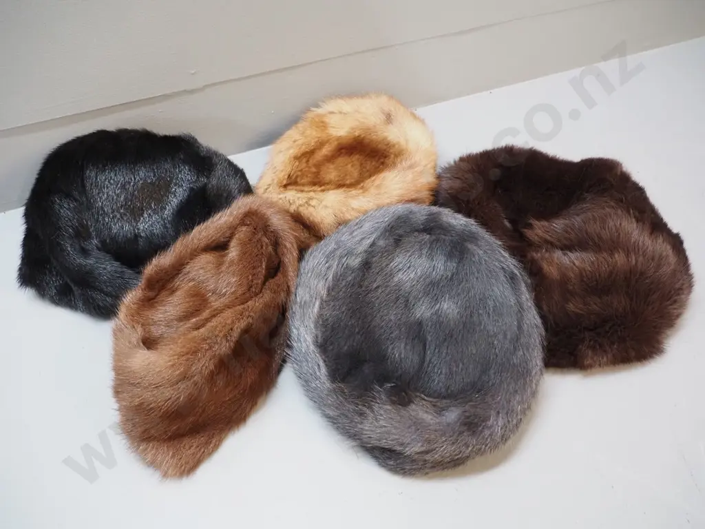 5 lady's fur hats, one with Mooneys NZ label Image 1++