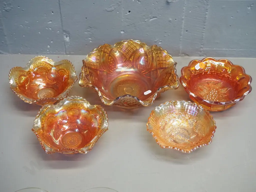 5 marigold colour high lustre carnival glass bowls - largest is Diameter 210 Image 1++