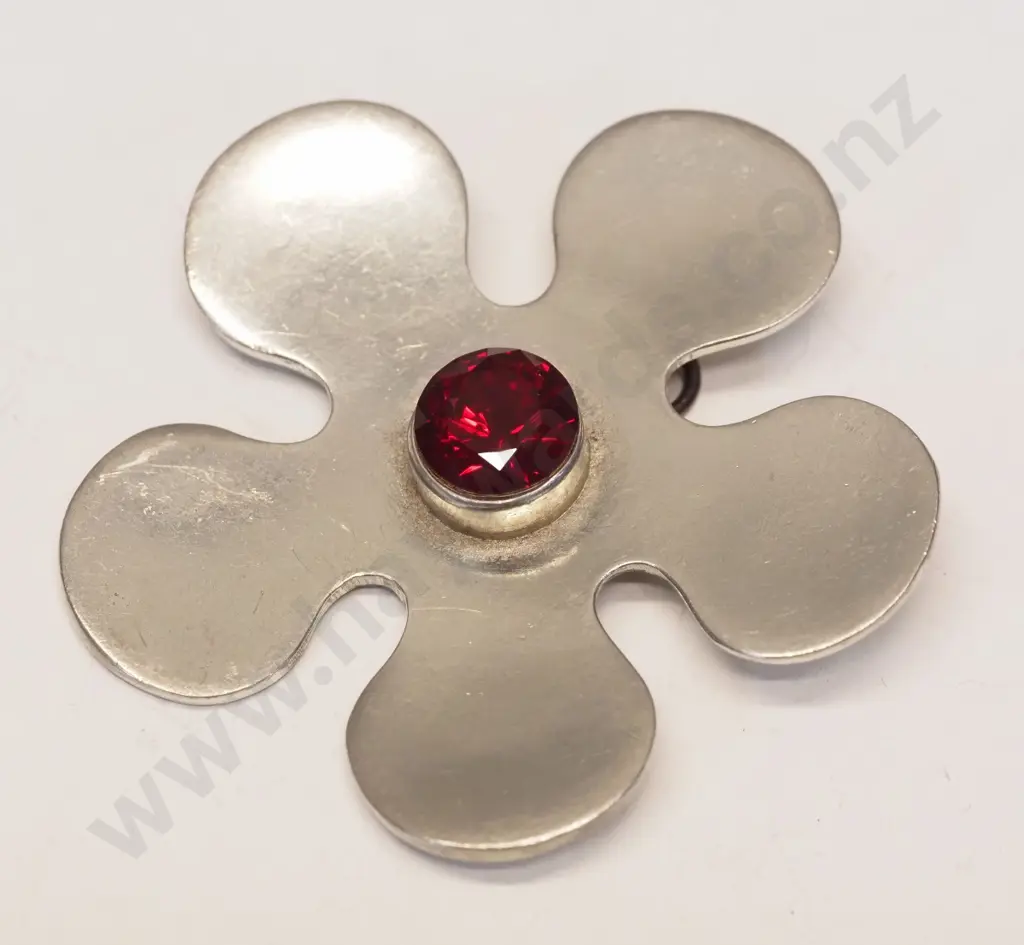 pewter brooch made in Norway Image 1++