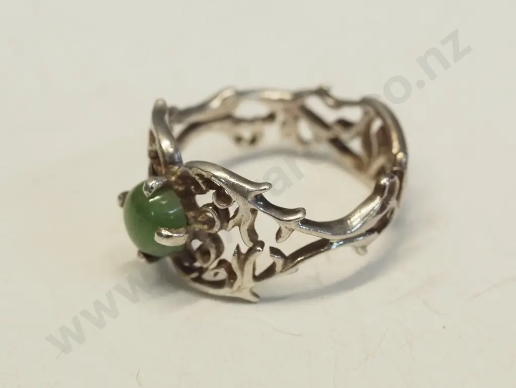 silver greenstone ring - no mark Image 1++
