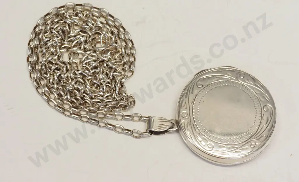 silver locket - chain & locket both stamped 925 Image 1++