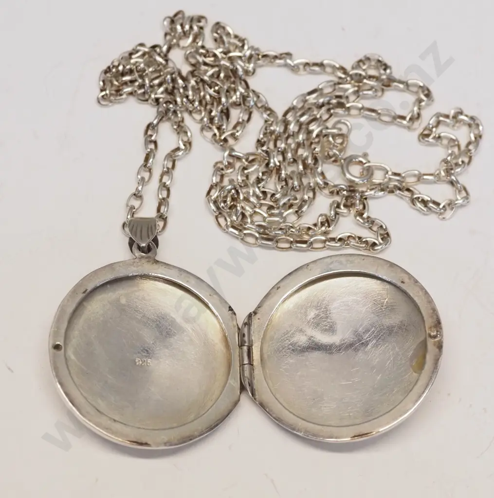 silver locket - chain & locket both stamped 925 Image 1++