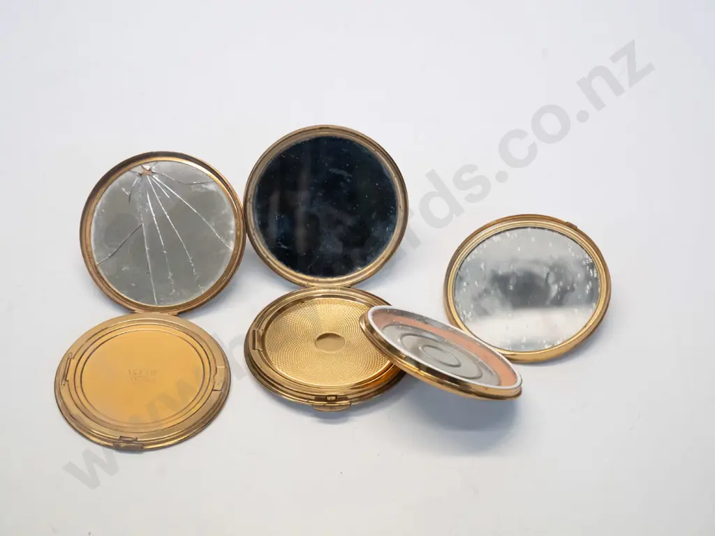 3 powder compacts - 1 with thistle, 1 with dragon, 1 with country scene also mirror is broken Image 1++