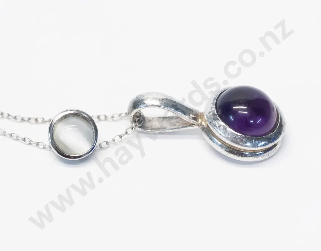silver pendant stamped 925 10mm round natural amethyst cabachon cut in rubover fine link chain with Image 1++