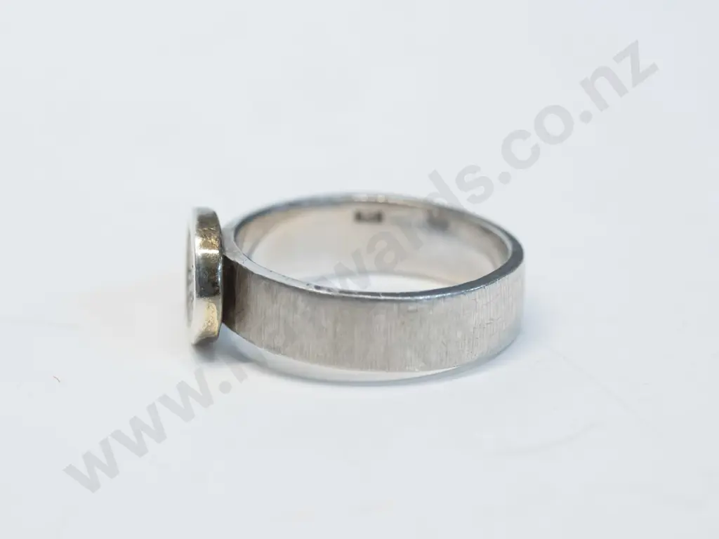 silver cz ring stamped 925 Image 1++