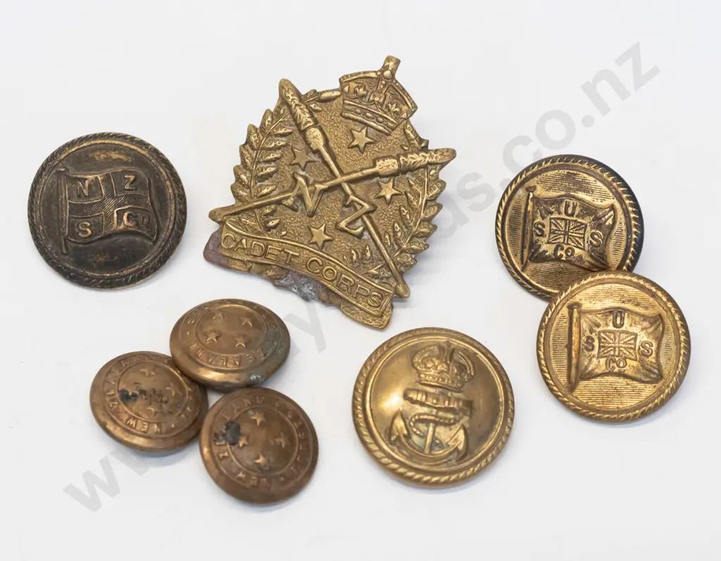NZ Cadet Corps badge & asstd buttons Image 1++
